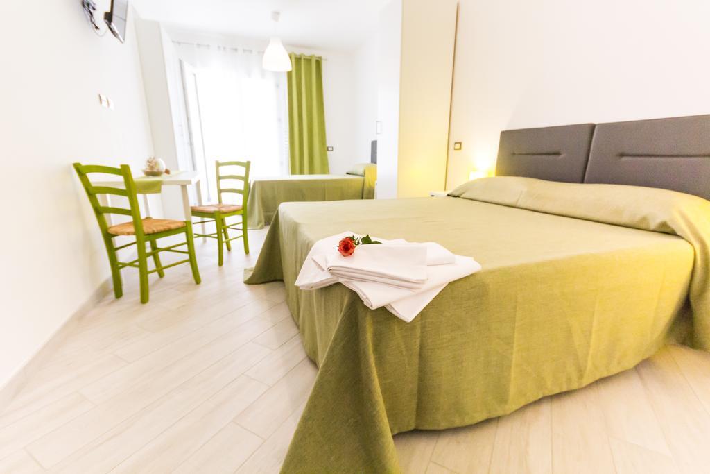 Stanze Del Mare Bed & Breakfast Balestrate Phòng bức ảnh