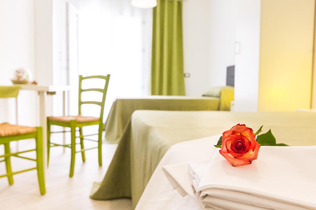 Stanze Del Mare Bed & Breakfast Balestrate Phòng bức ảnh
